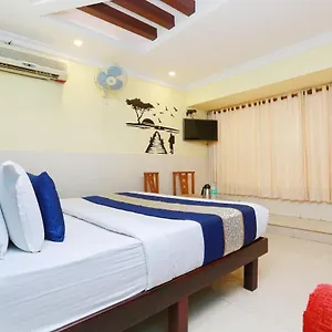 *** Hotel Oyo 5643 Malabar Plaza India